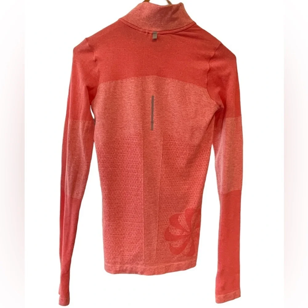 🔥❤️NIKE Running zip up top size Small in beautiful shade coral/red. NICE!